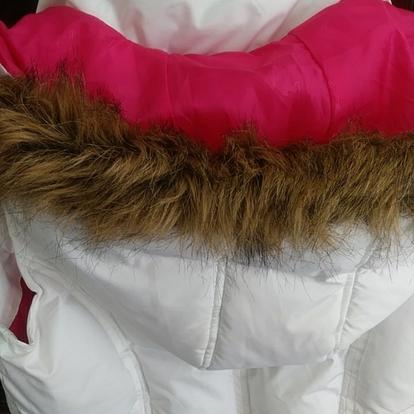 Women's US Polo Assn Puffer Vest USPA white Hooded Faux Fur Size Small - Picture 10 of 10